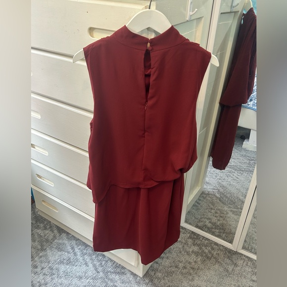 Elegant wine red burgundy sleeveless high neck draped dress✨ - Picture 3 of 4